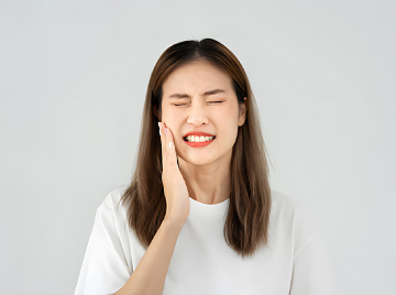 How Dentists Handle Emergency Dental Pain: Treatments, Causes & What to Expect